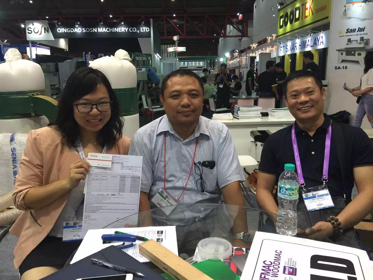 Gewinn wood machine exhibition