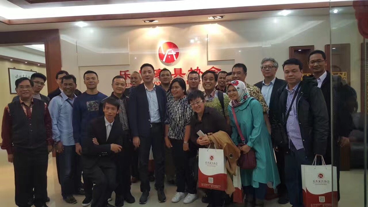 Gewinn wood machine exhibition