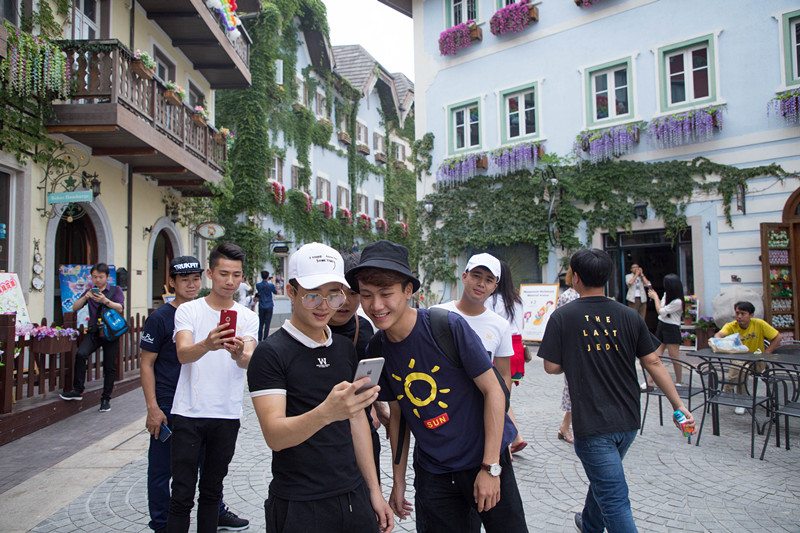 Two Eight- Labour Day Tour Souvenir | News-3