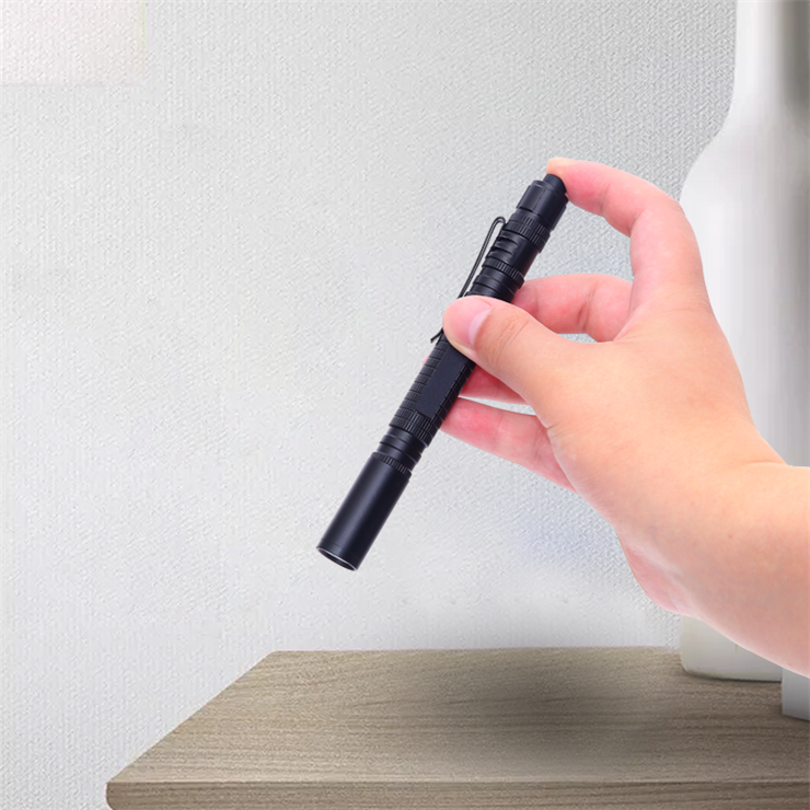 Bright Battery Xenon Flash Night Hunting Torch Light