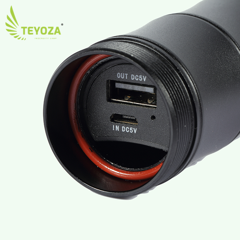 Waterproof rechargeable 10w diving led flashlight