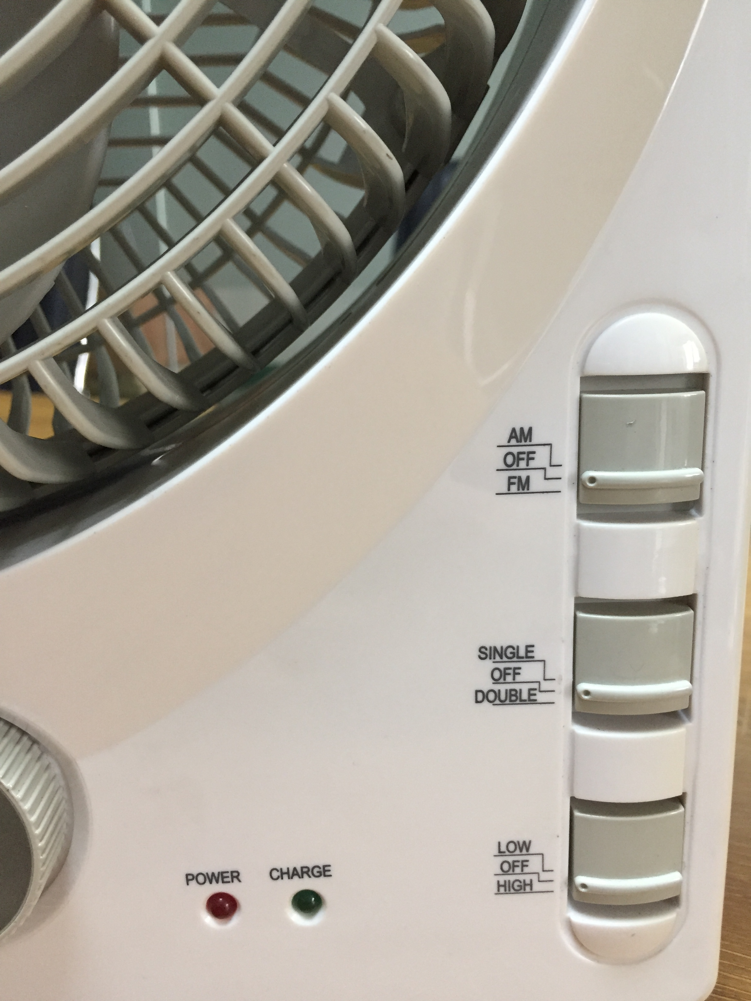 2019 Portable rechargeable electric table fan with led light