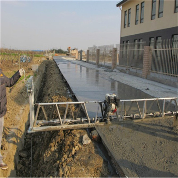 Road Concrete Vibrating Screed Used in Construction