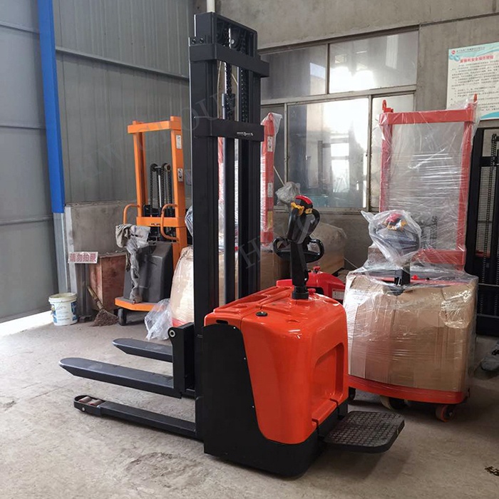 Self loading manual pallet stacker 3 ton