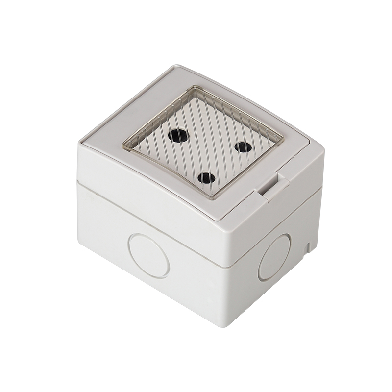SAIP/SAIPWELL Hot Sales Outdoors 3 Pin Plastic Cover Ip65 Socket Waterproof
