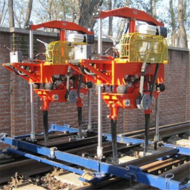 Diesel engine tamping picks ballast tamping machine for railway rail track