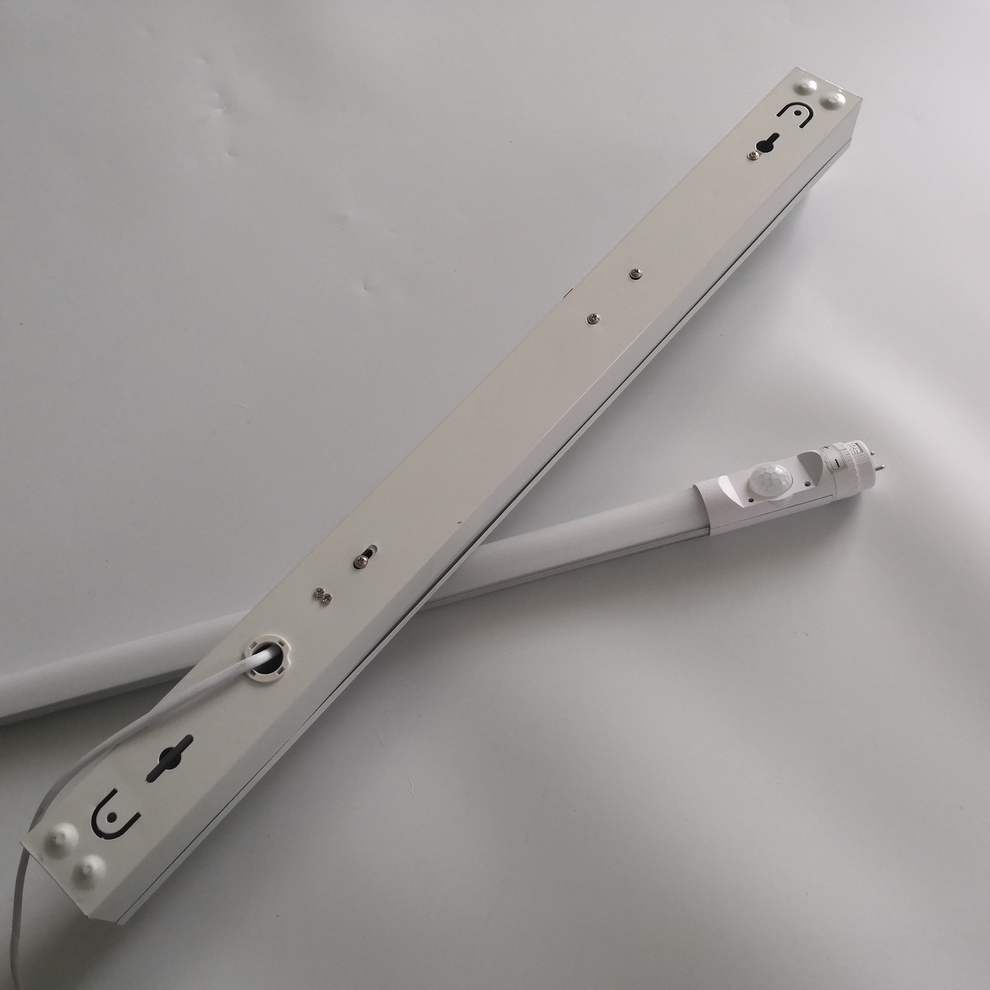 Surface mounted led emergency tube batten light led tube light t8 18w (4feet)