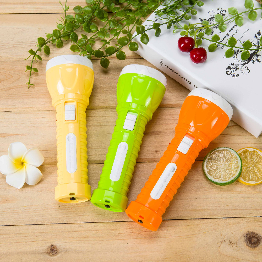 1W 500mAh Rechargeable LED Plastic Flashlight with Rechargeable Cell and Charger