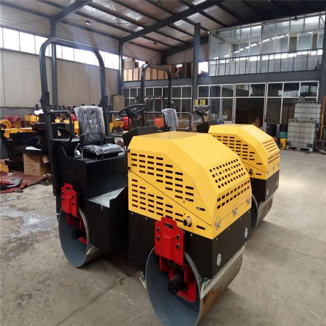 Small double drum gasoline power tandem roller road roller