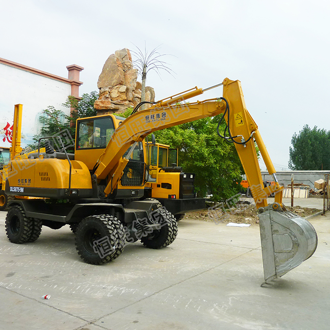 Mini wheel excavator/micro digger machine