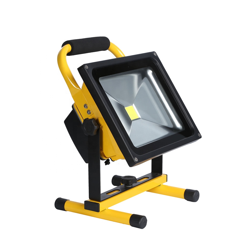 Portable Rechargeable 1200LM 30W COB Outdoor Led Flood Light Work Light for camping ,emergency , work shop