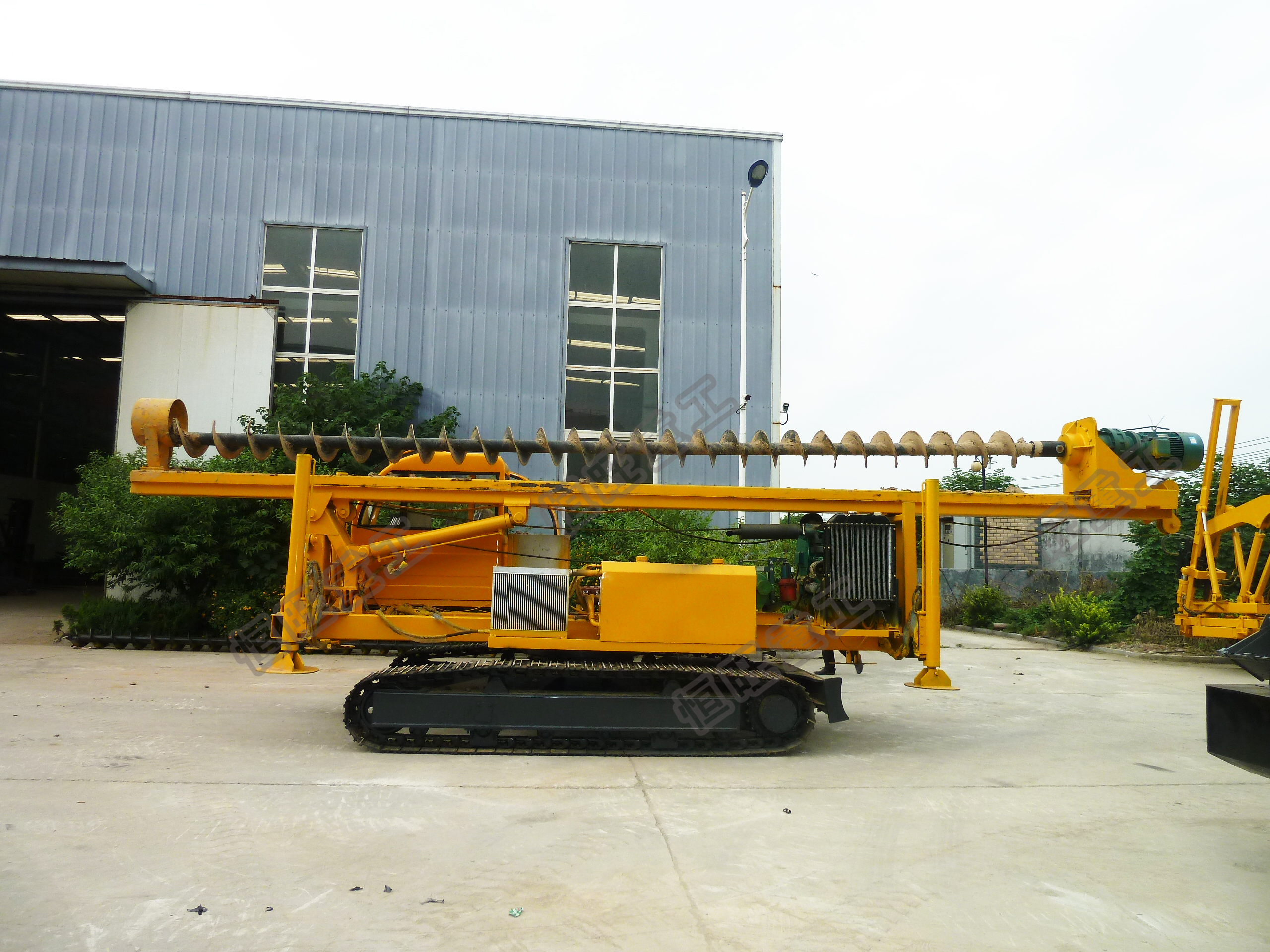 High quality crawler helical pile driver ground screw piling machine