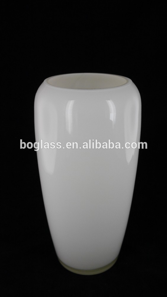 Wholesale elegant white cylinder glass vase for home decoration