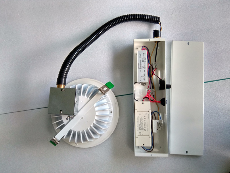 High quality lumens SMD or COB white 8 inch ip54 dimmable led ceiling downlights wireless dimming control 18w/24/30w 33w 35w