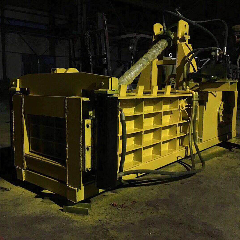 Horizontal small baler machine