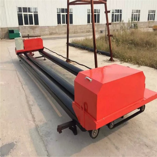 Concrete slip form paver laying machine