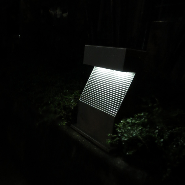 Wholesale CE solar garden lights outdoor lighting lawn lamp