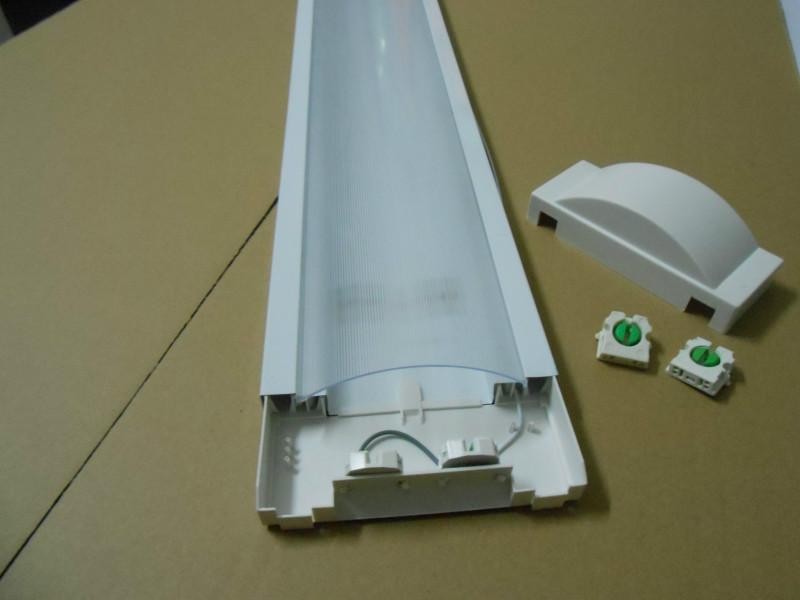 t8 single or double tube fluorescent light fixture