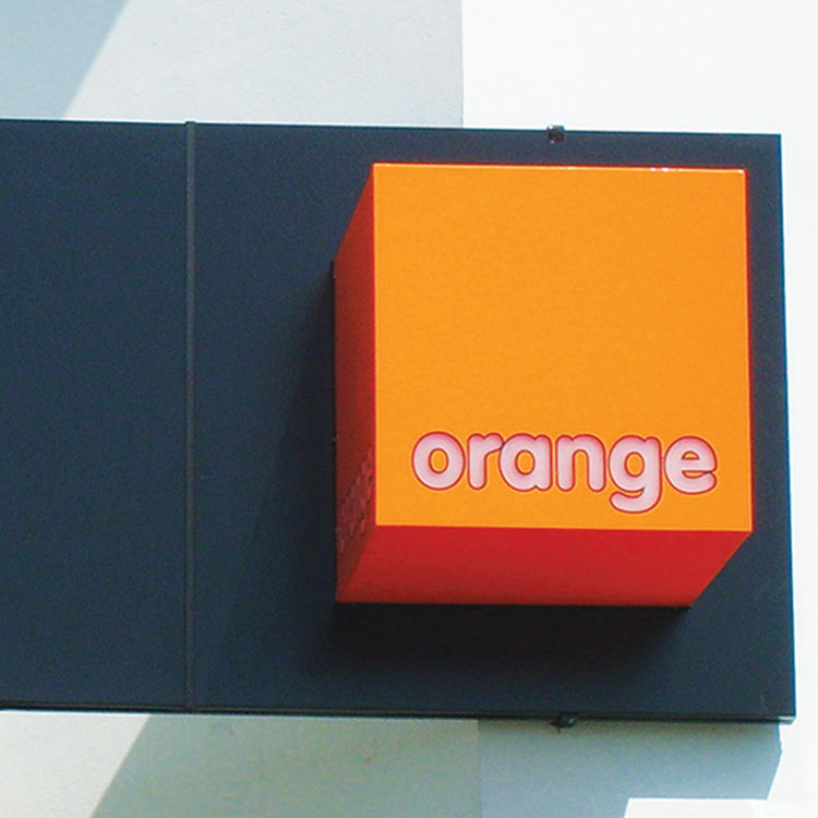 Custom made outdoor facases advertising metal sign stainless steel 3d raised up letters