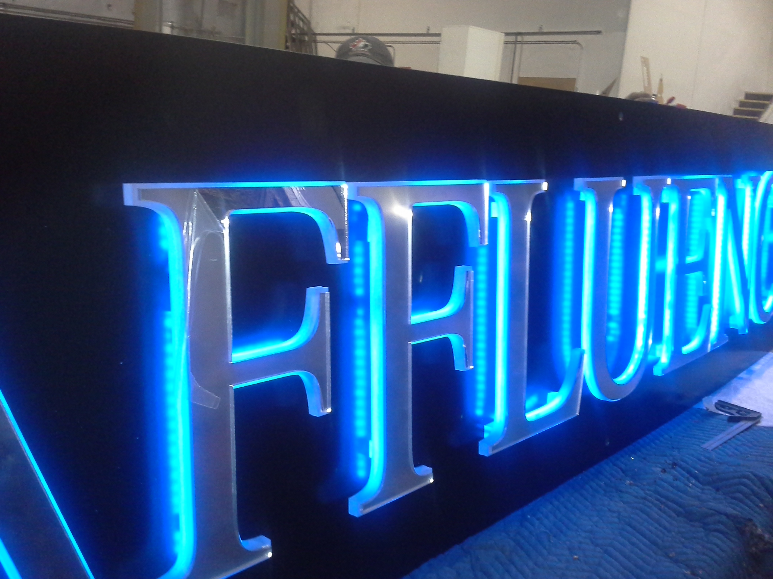 Manufacturer custom made illuminated sign store advertising acrylic 3d lettere Aluminum or stainless steel Sign Board