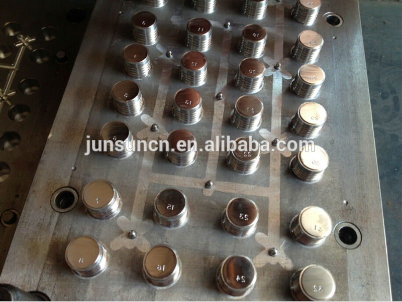 Plastic injection bottle cap mould