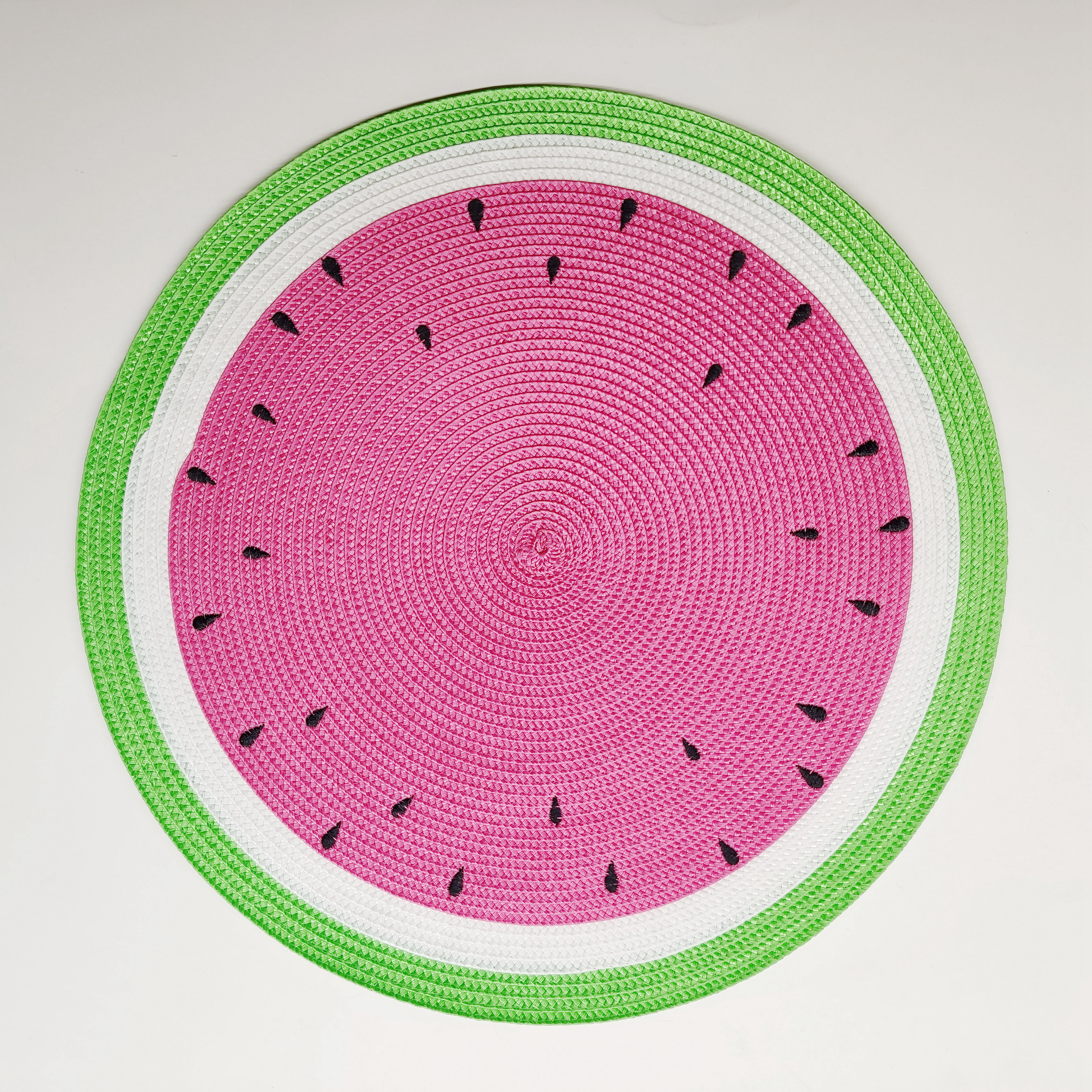 Tabletex fabric pp plastic woven round placemats embroidery new design 2020 table mat