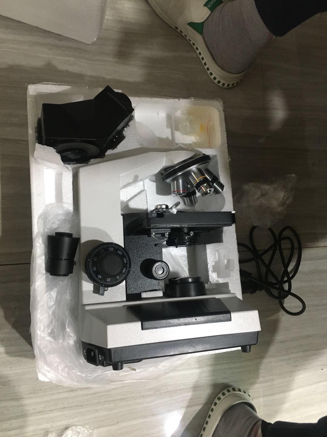 Laboratory Biological 9 inch LCD Screen Microscope MCS-D2320 Price