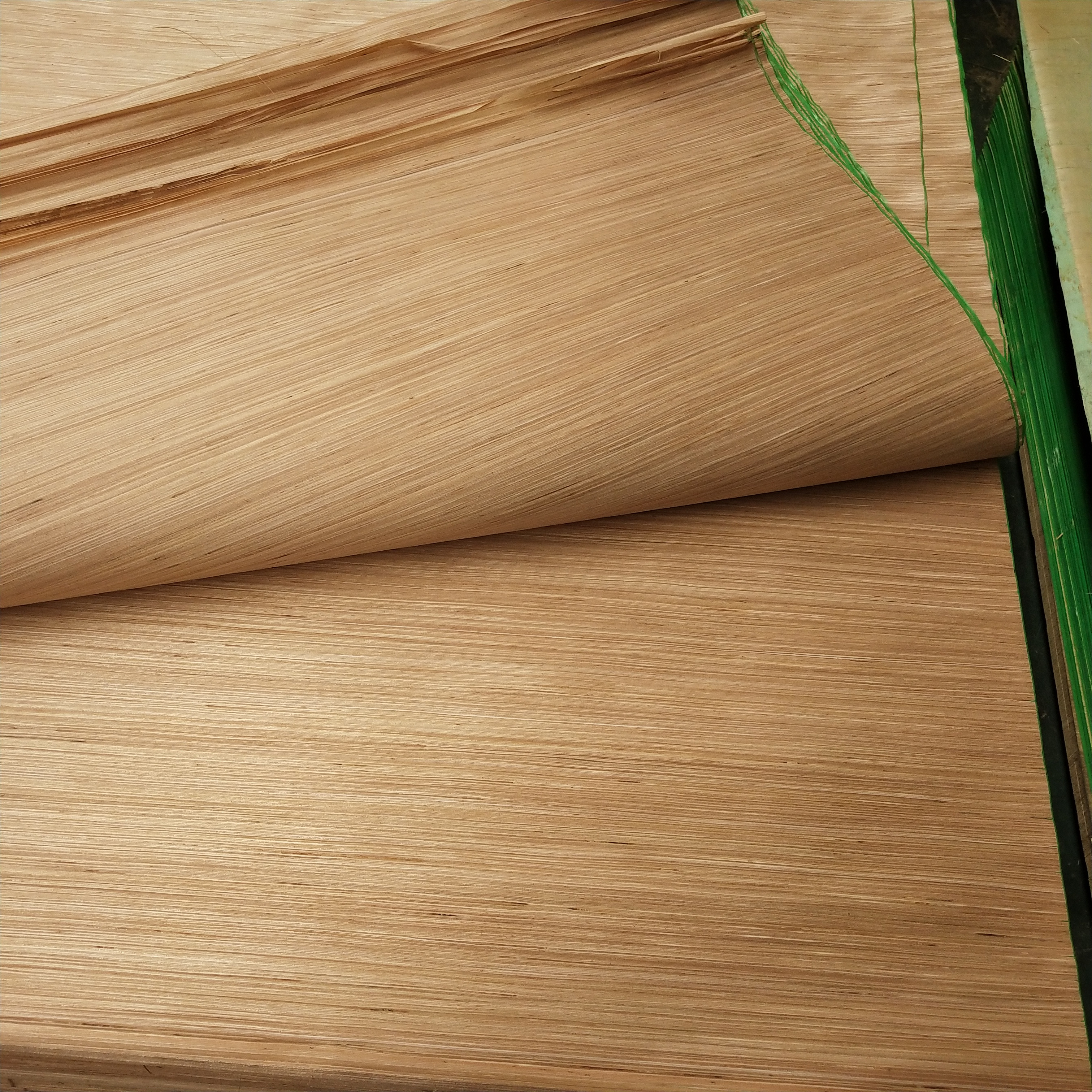 Furniture Decorative Face Veneer Engineered  keruing face veneer