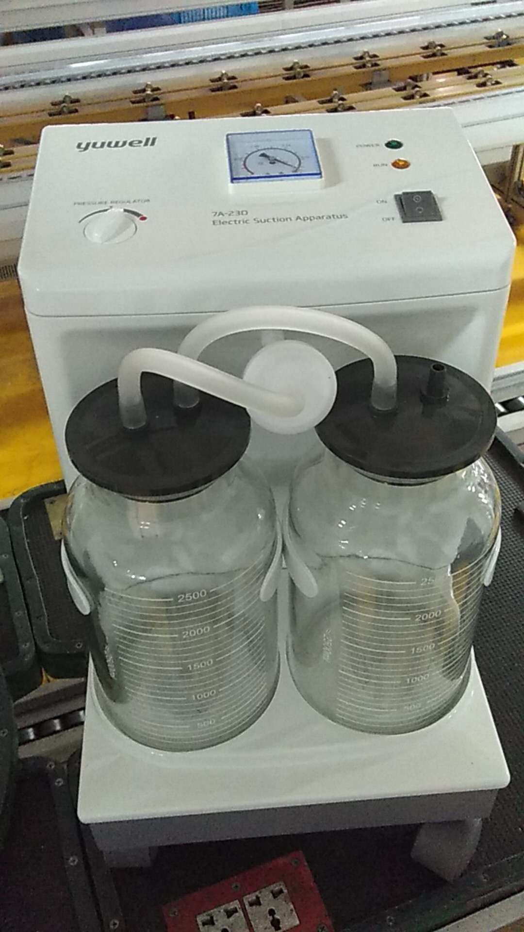 Medical Electric Surgical Suction Apparatus Price 7A-23D