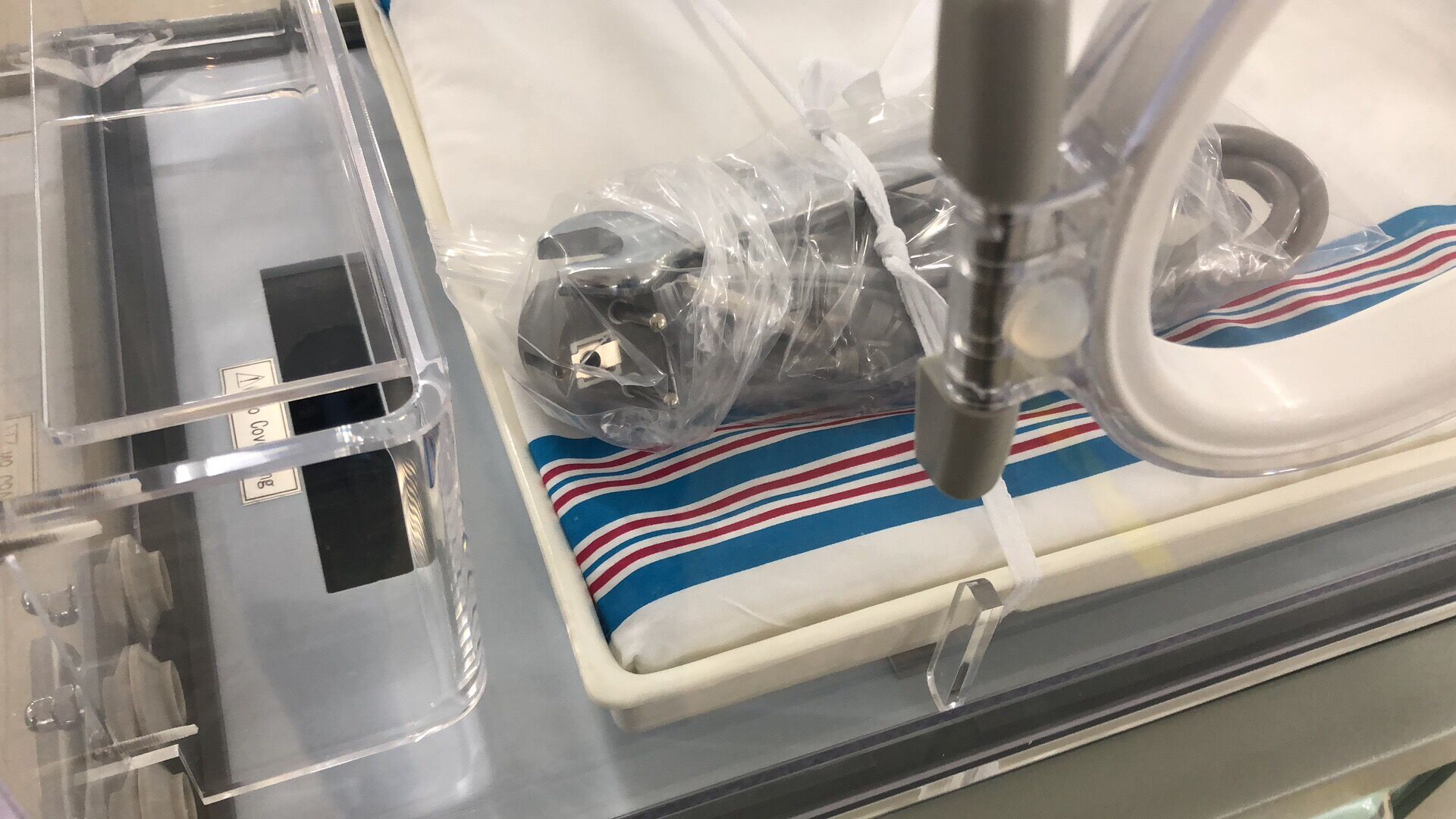 China Cheap Medical Infant Incubator with Price