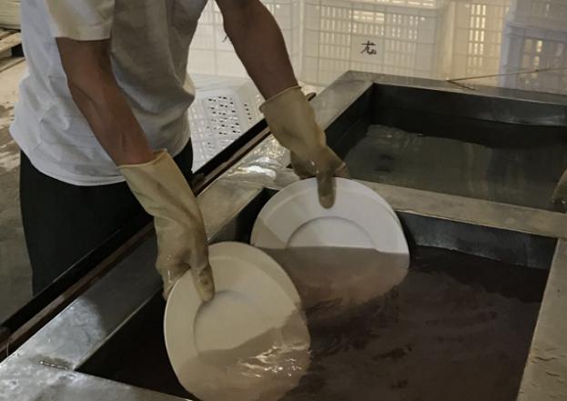 Two Eight-News | Production Of Bone China Tableware-5