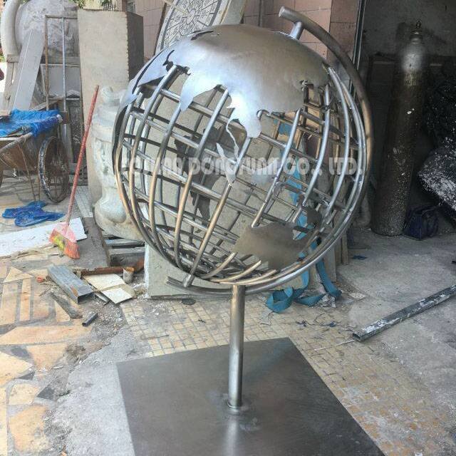 DONGYUAN 1.5 Meter/5 Feet Tall Decorative World Map Globe Metal Sculpture (of Stainless Steel/Iron/Metal Alloy) image14