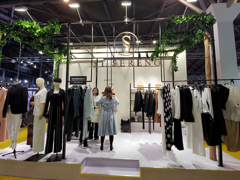 COPIHUE CLOTHING Array image155