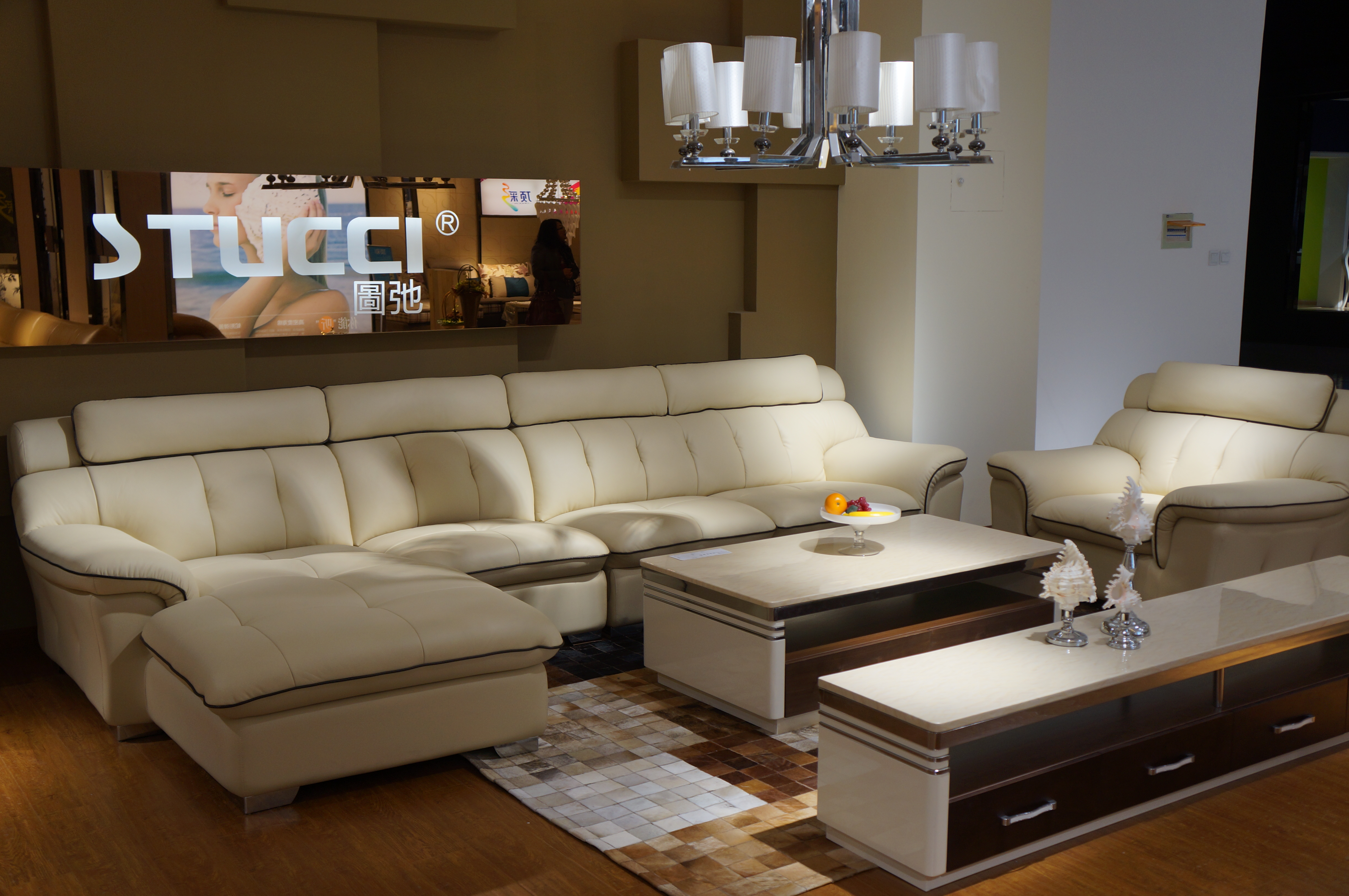 uploads/sumbaolighting.com/images/14875604792293.JPG 双虎展厅 (13).JPG