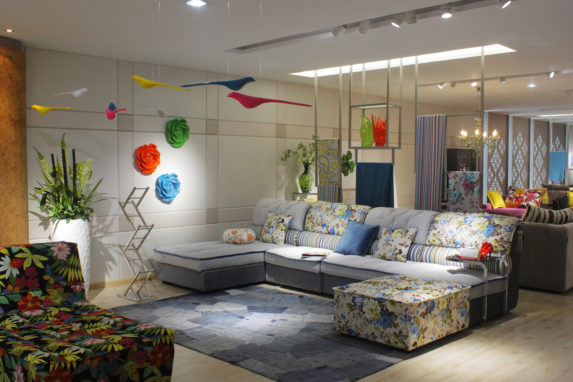 uploads/sumbaolighting.com/images/14875784369141.JPG 艾珀展厅 (7).JPG