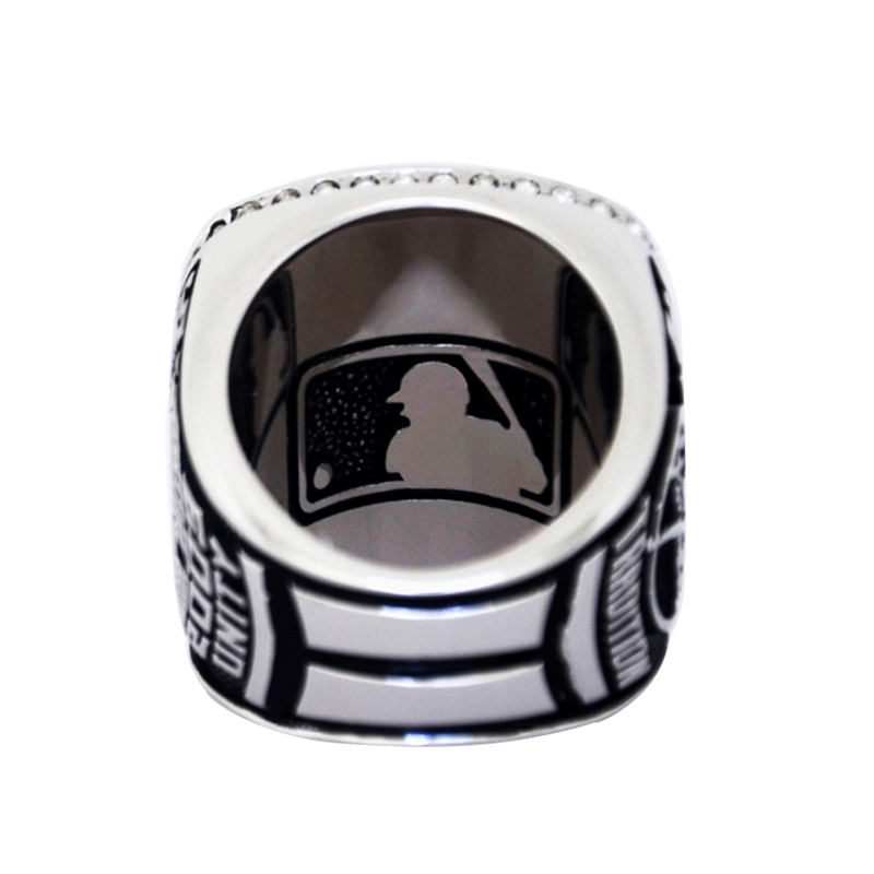 CHARMLAND Array image251