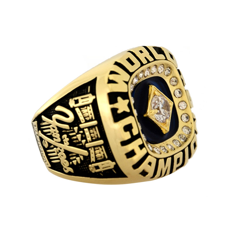 CHARMLAND Array image296