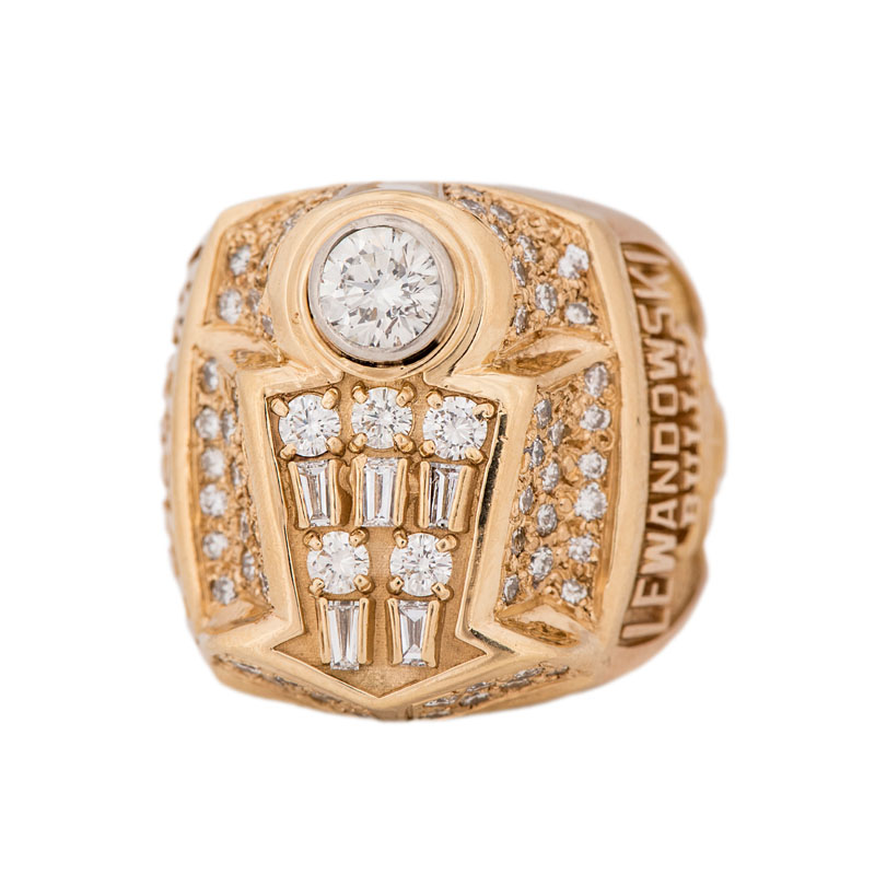 CHARMLAND Array image388