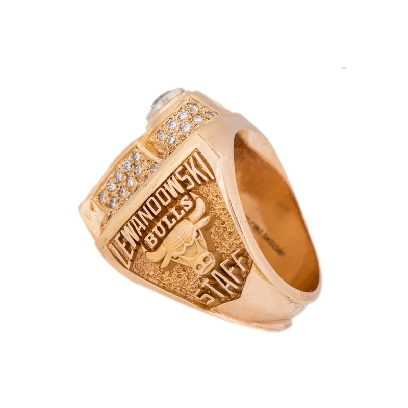 CHARMLAND Array image375