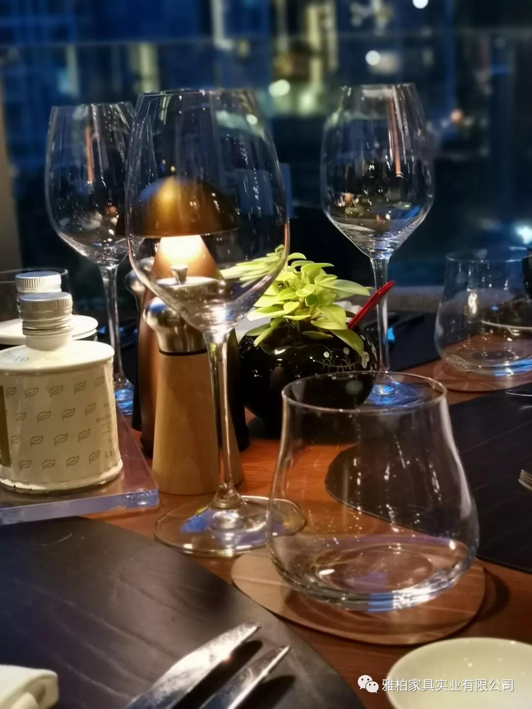 YABO-Hospitality Furniture Suppliers-following Up Customers-12