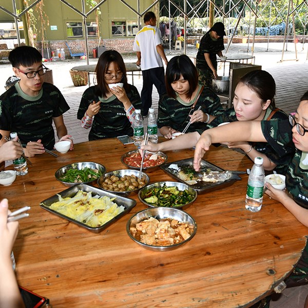 news-Uptop Furnishings-Corporate group building activities-img-2